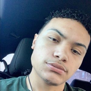 Meet your Posher, Devin